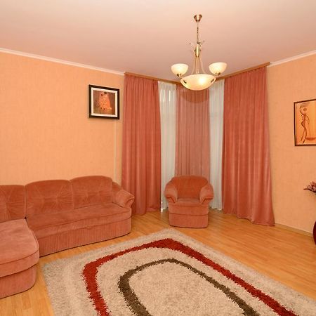 Apartments In The Center Of Pechersk Kyiv Exterior photo