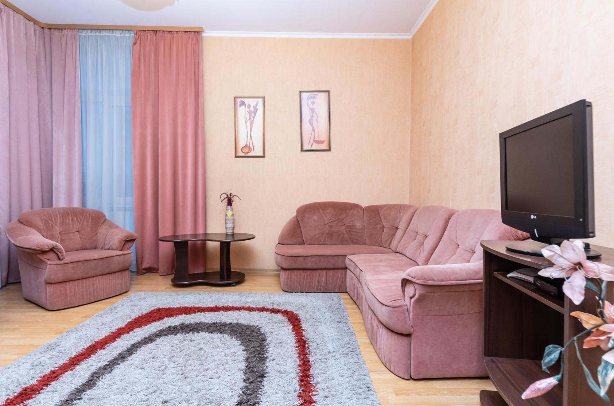 Apartments In The Center Of Pechersk Kyiv Exterior photo