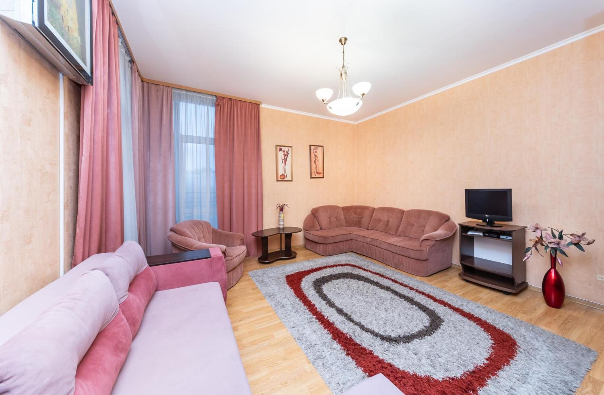 Apartments In The Center Of Pechersk Kyiv Exterior photo