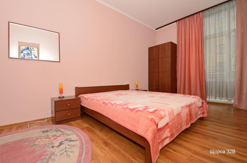 Apartments In The Center Of Pechersk Kyiv Exterior photo
